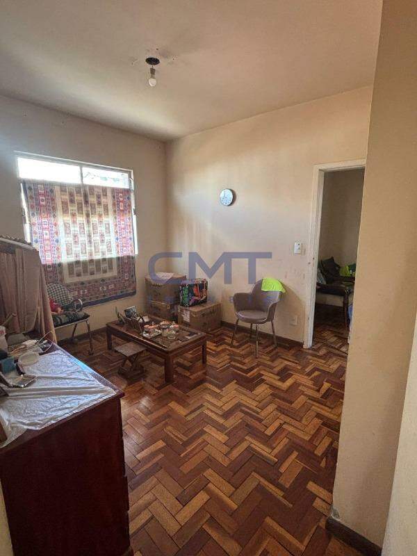 Apartamento à venda no Sagrada Família: 