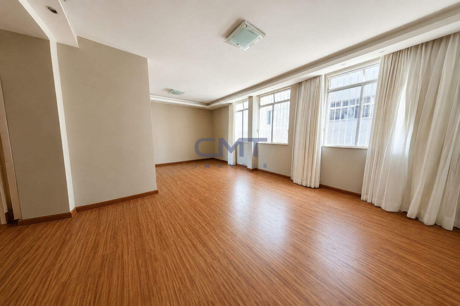 Apartamento à venda no Cruzeiro: 