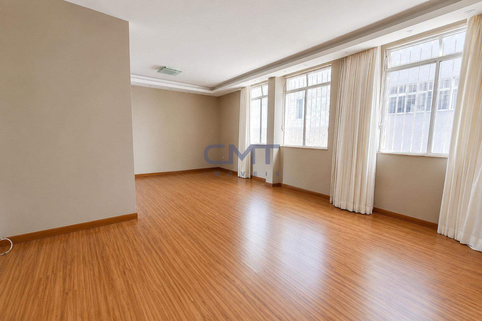 Apartamento à venda no Cruzeiro: 