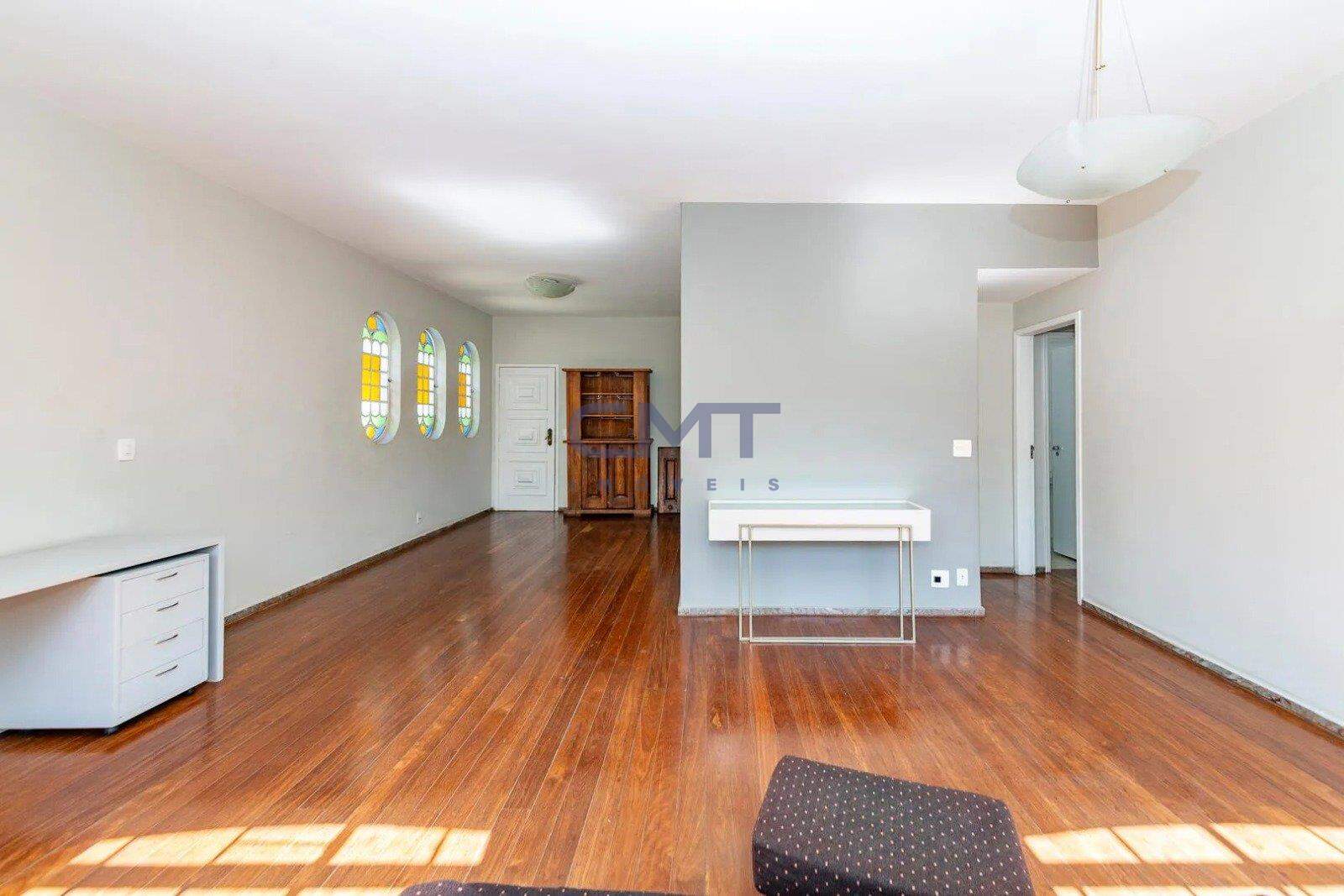 Apartamento à venda no Coração de Jesus: 