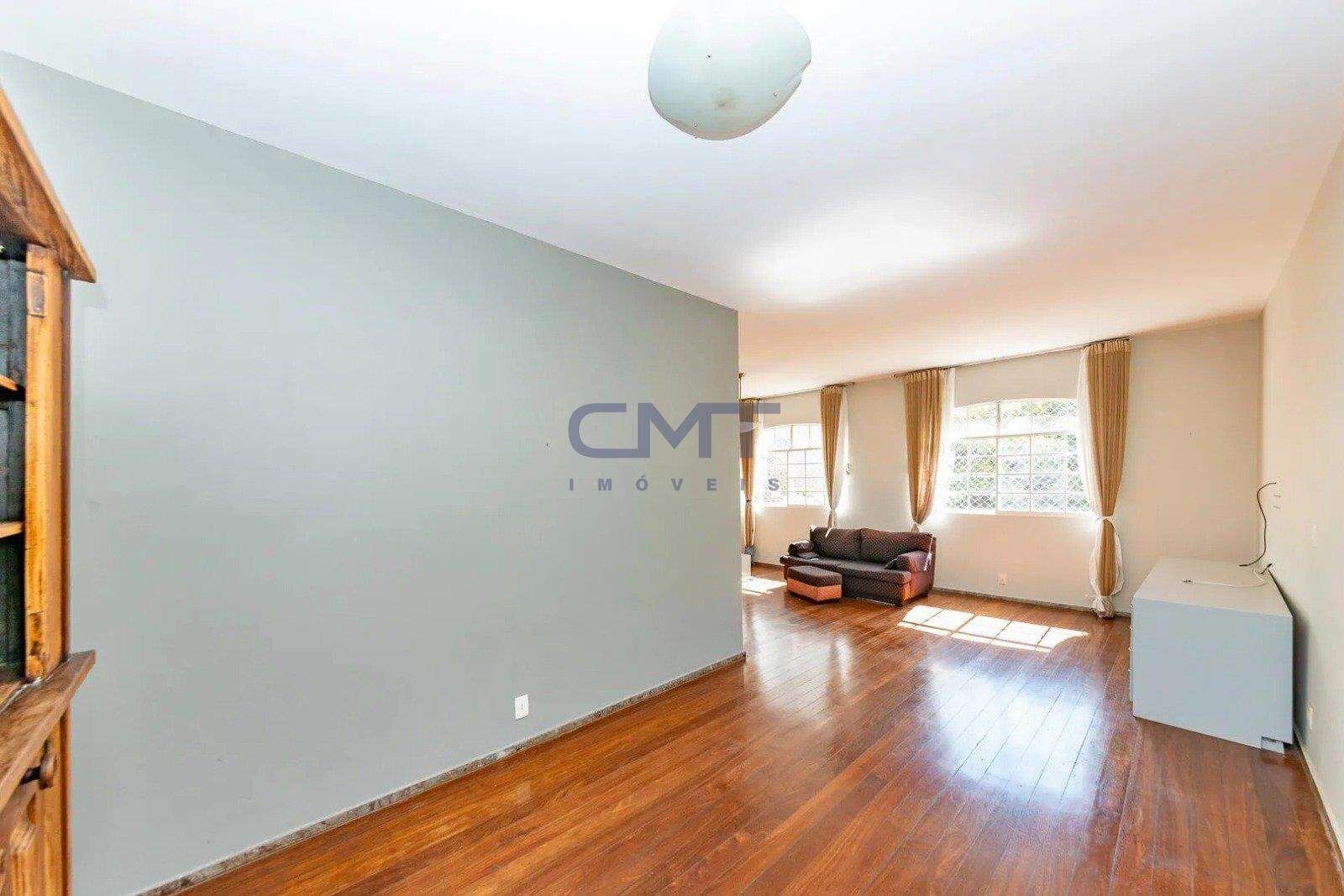 Apartamento à venda no Coração de Jesus: 