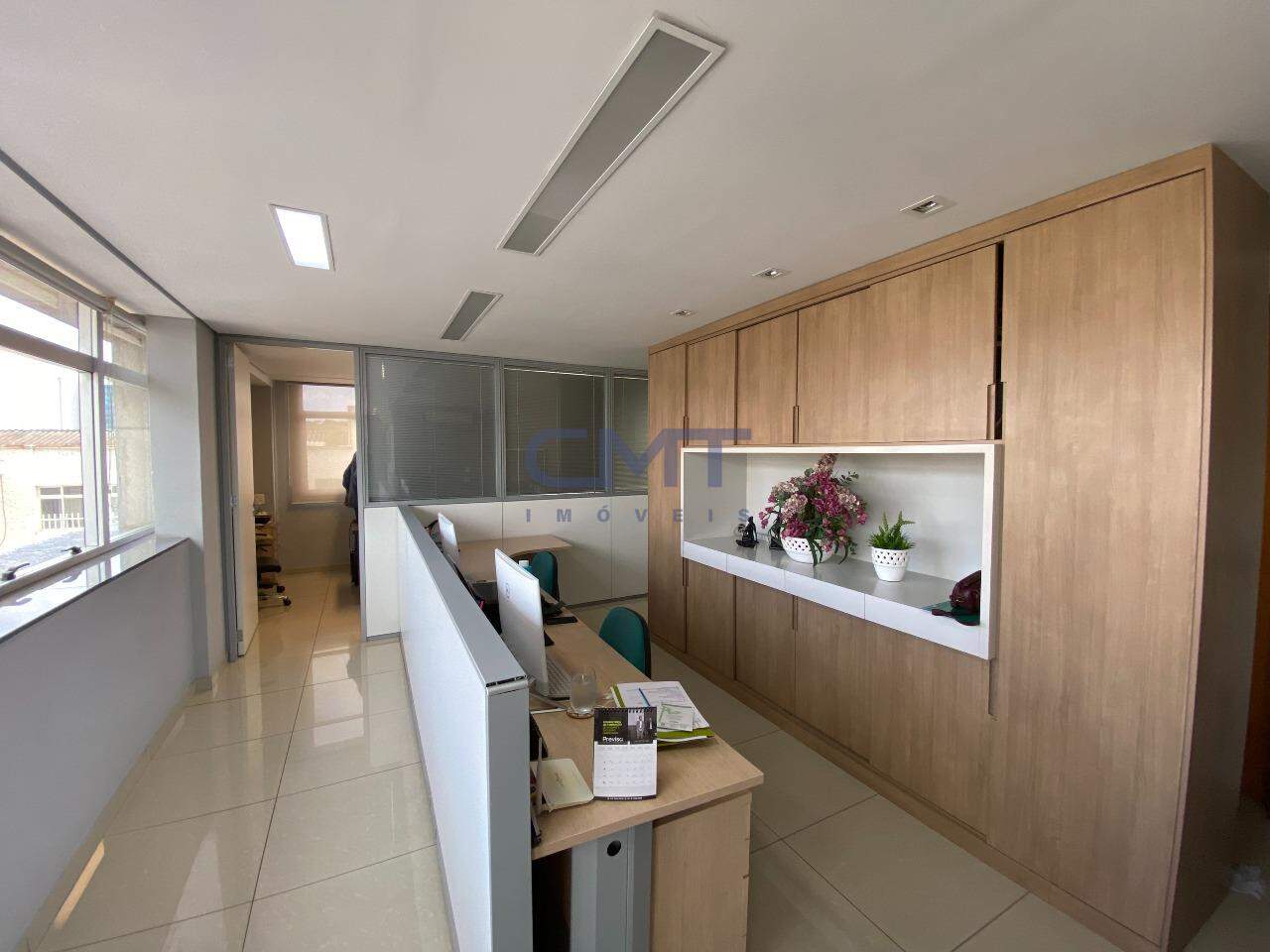 Sala à venda no Barro Preto: 