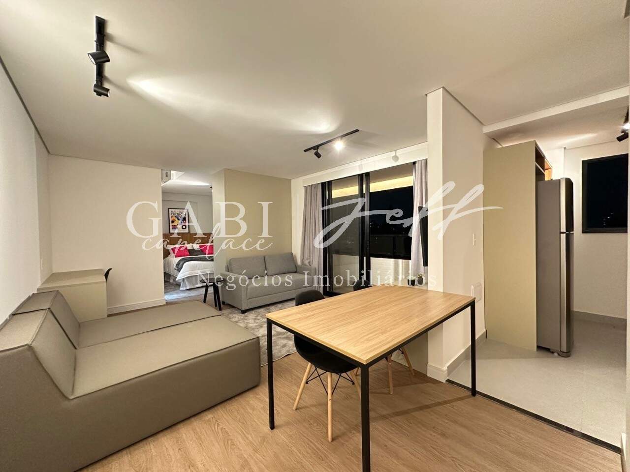 Apartamento à venda no Ponta da Praia: Foto 01