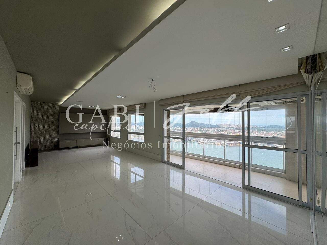 Apartamento à venda no Ponta da Praia: