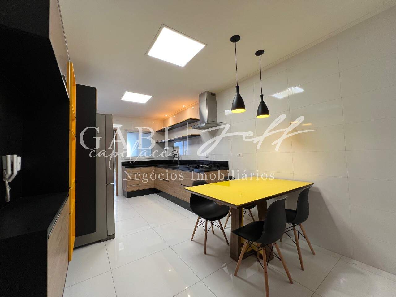 Apartamento à venda no EMBARÉ: