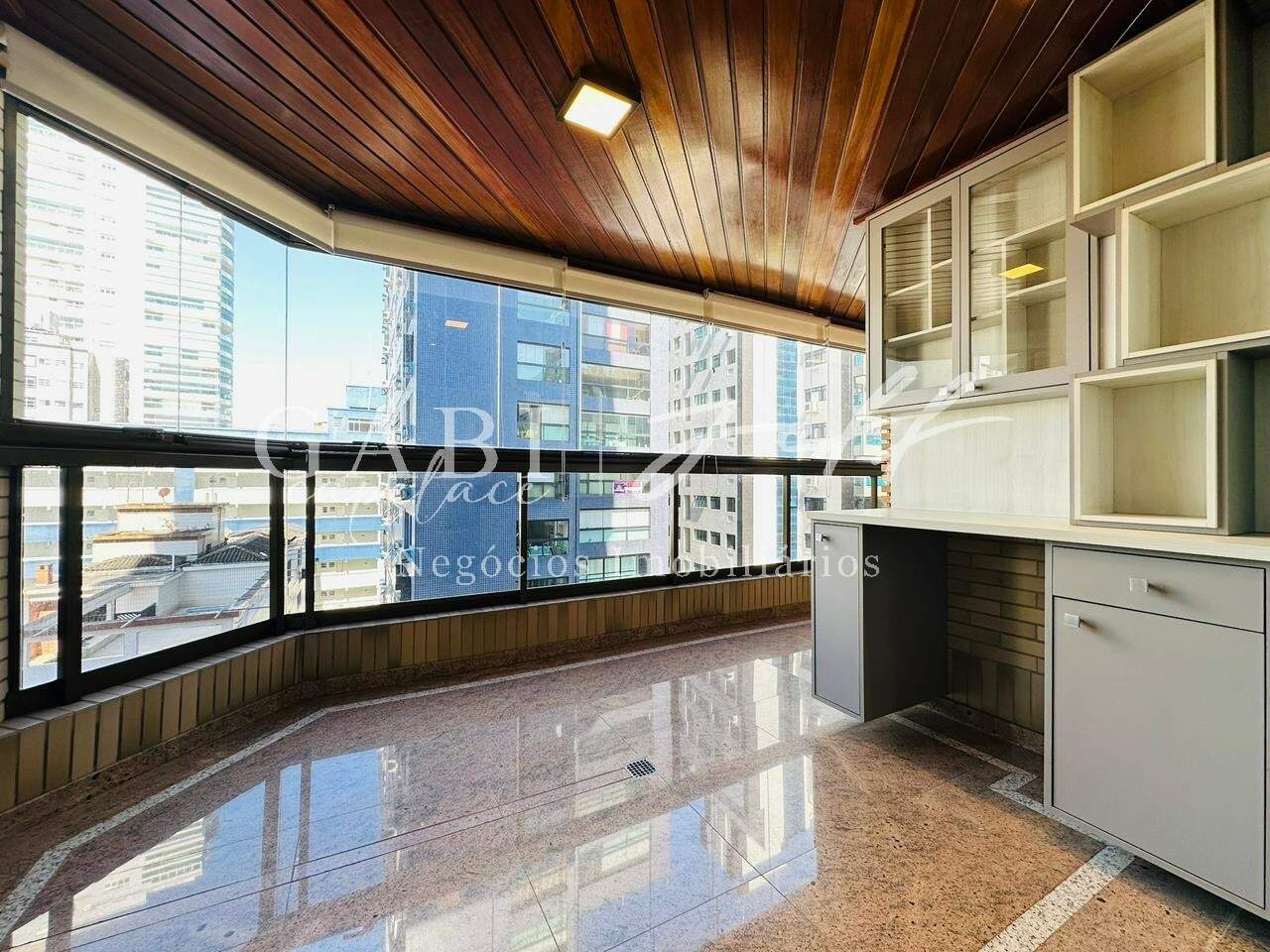 Apartamento à venda no Ponta da Praia: Foto 01