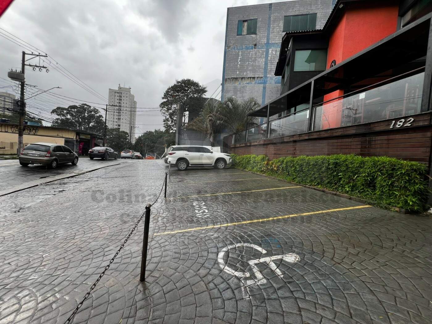 Prédio para aluguel no JAGUARÉ: Foto 01