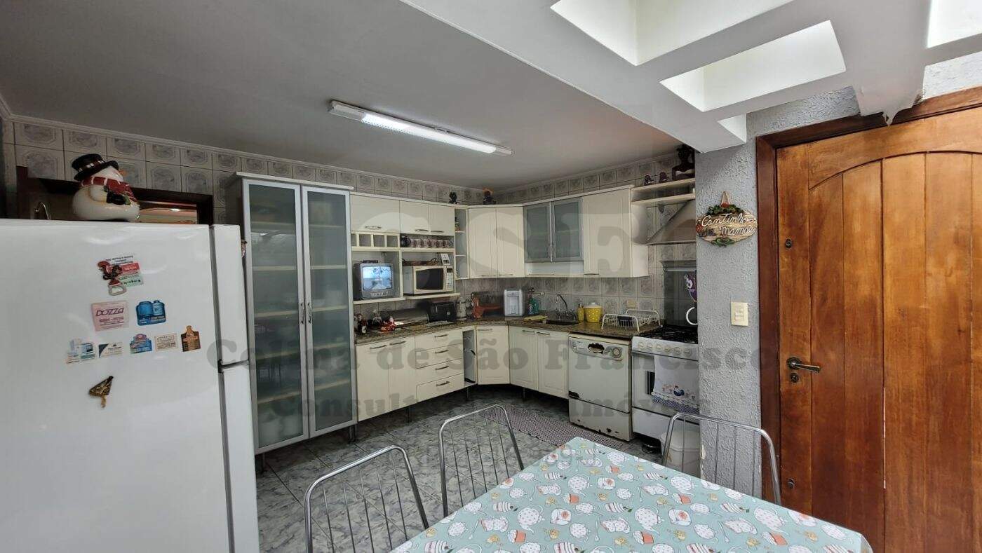 Casa à venda no PARQUE CONTINENTAL: Foto