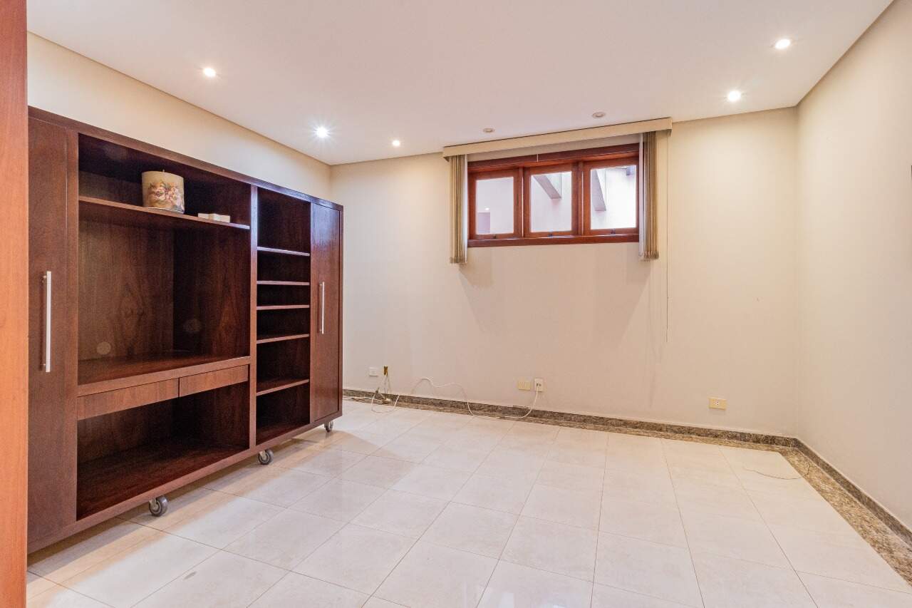 Casa à venda no PARQUE DOS PRINCIPES: 