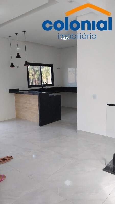 Casa à venda no Medeiros: Foto 01
