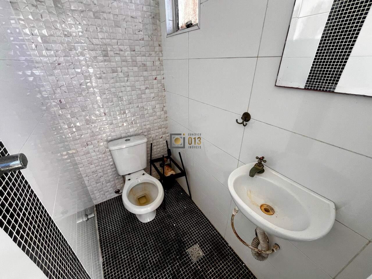 Casa à venda no Embaré: 