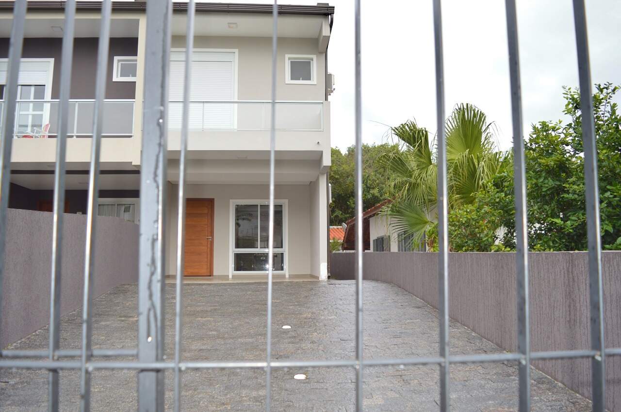 Casa para aluguel no Ribeirão da Ilha: 