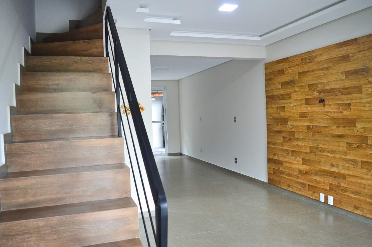Casa para aluguel no Ribeirão da Ilha: 