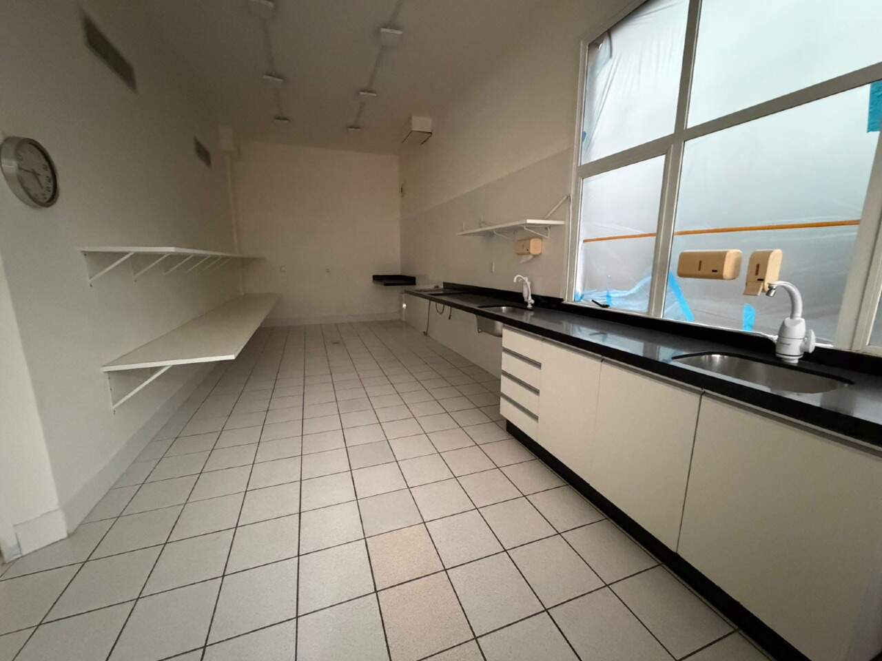 Sala para aluguel no Pedra Branca: 