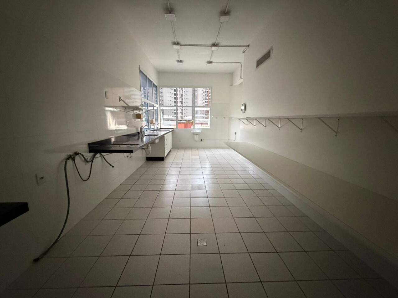 Sala para aluguel no Pedra Branca: 