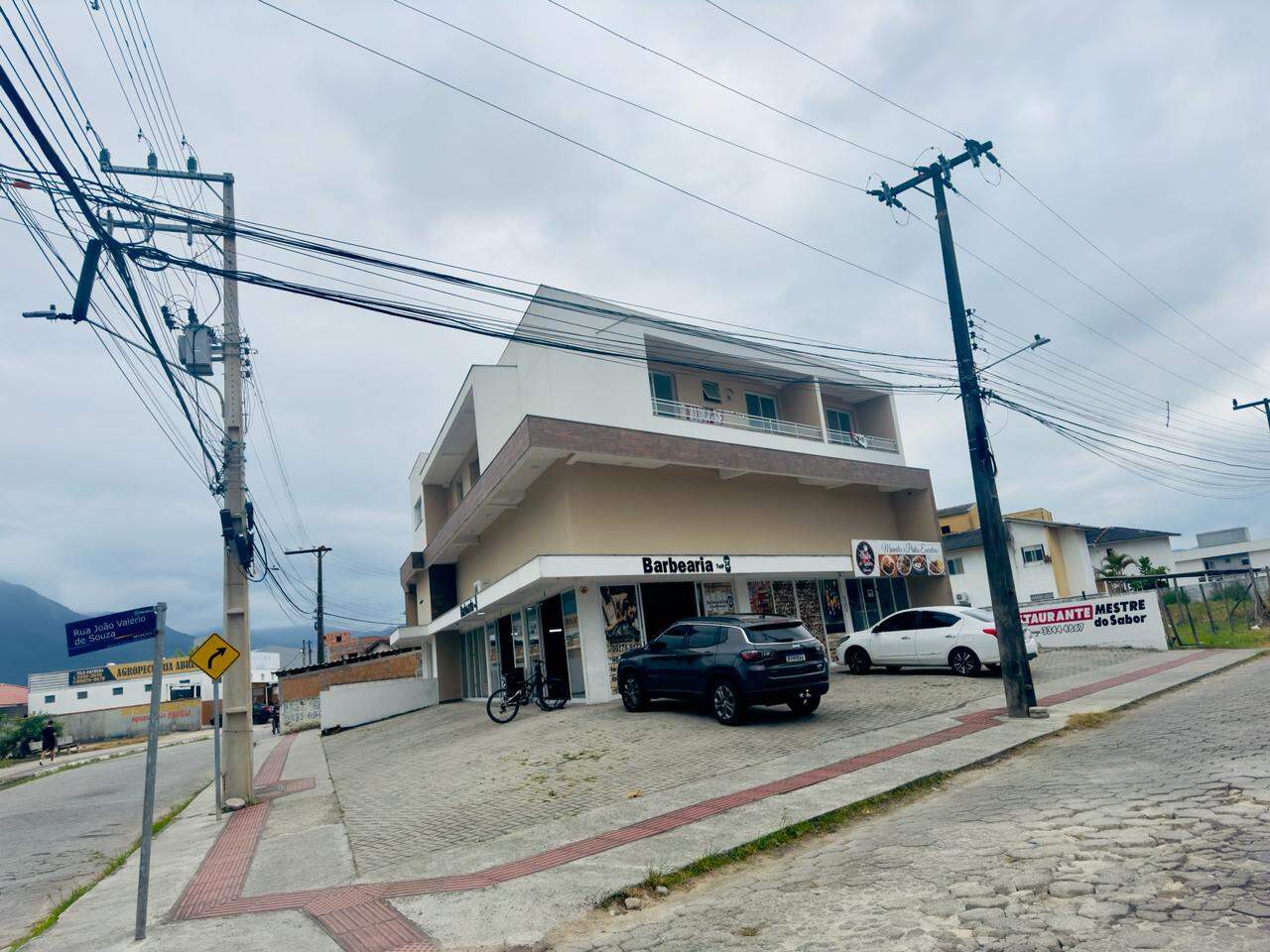 Loja para aluguel no Barra do Aririú: 