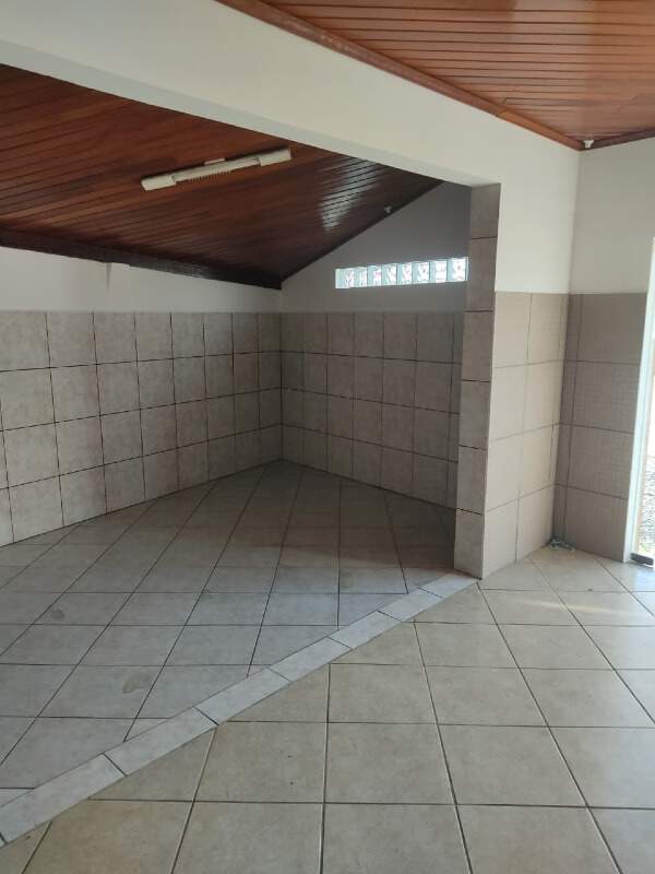 Loja para aluguel no Ribeirão da Ilha: 
