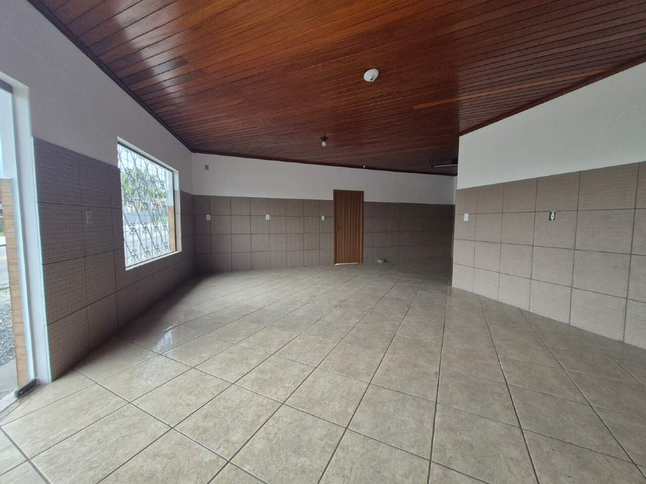 Loja para aluguel no Ribeirão da Ilha: 