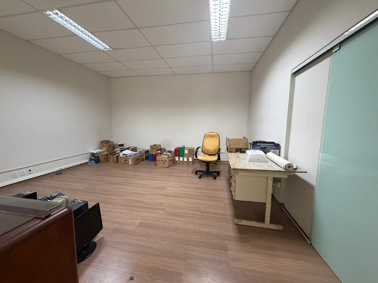 Sala para aluguel no Pedra Branca: 