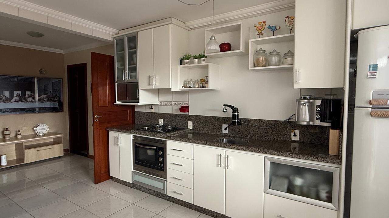 Casa para aluguel no Costeira do Pirajubaé: 