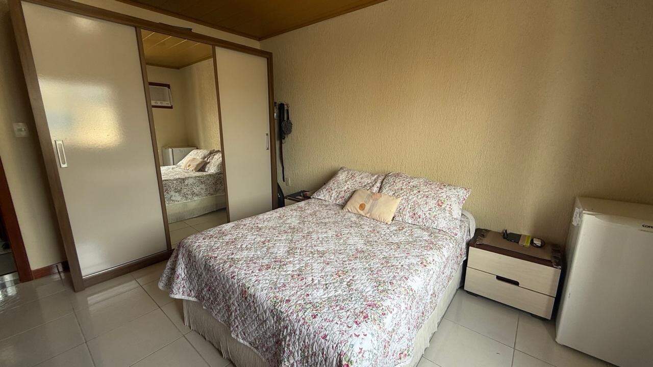Casa para aluguel no Costeira do Pirajubaé: 