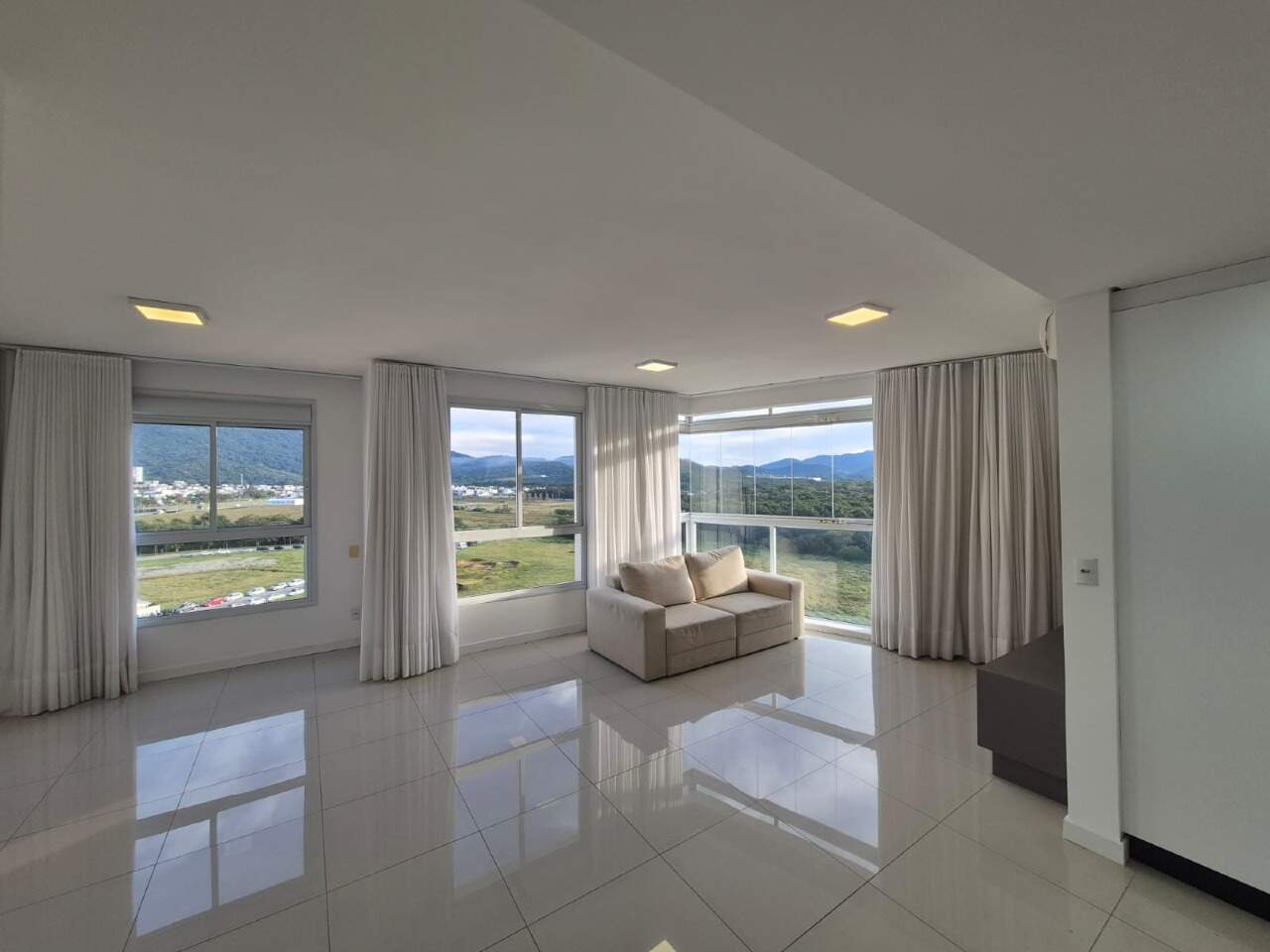 Apartamento para aluguel no Pedra Branca: 