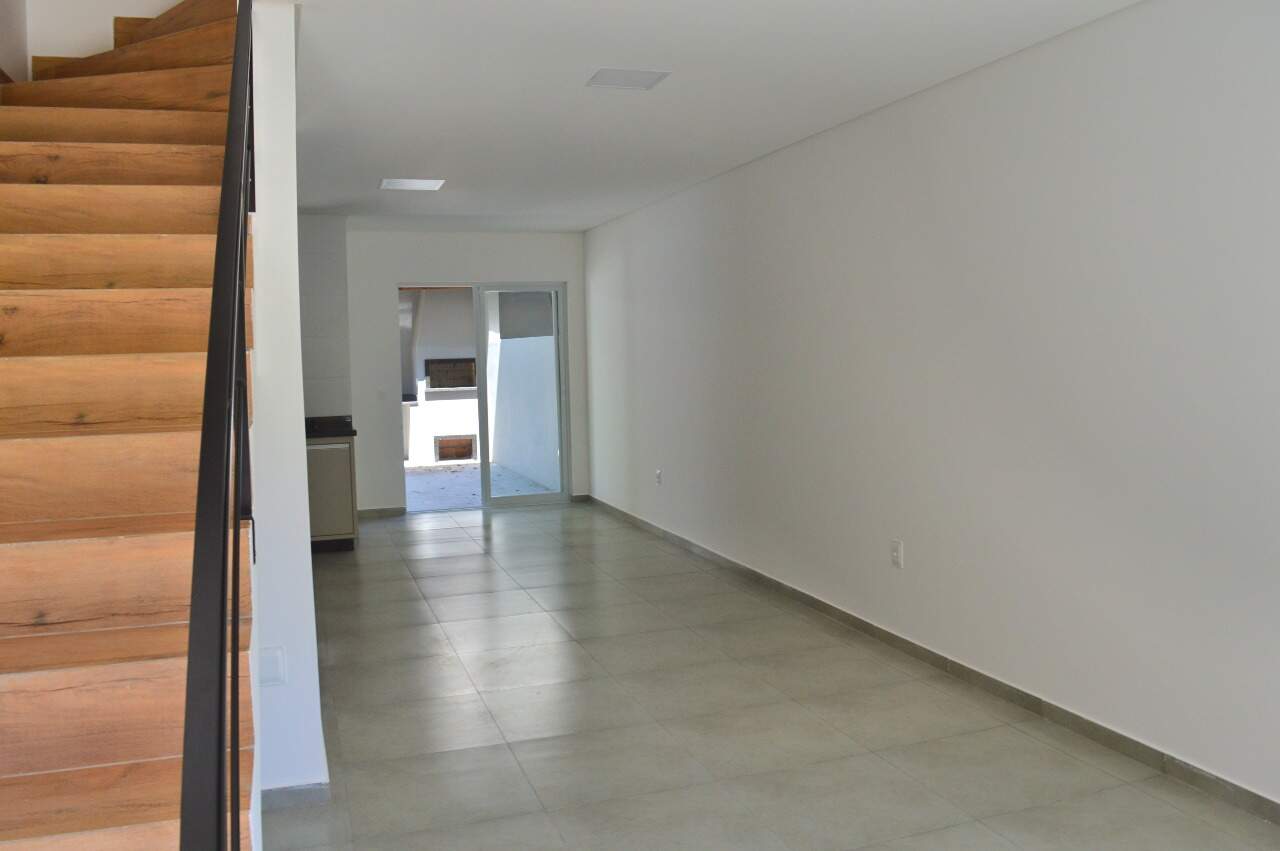 Casa para aluguel no Ribeirão da Ilha: 