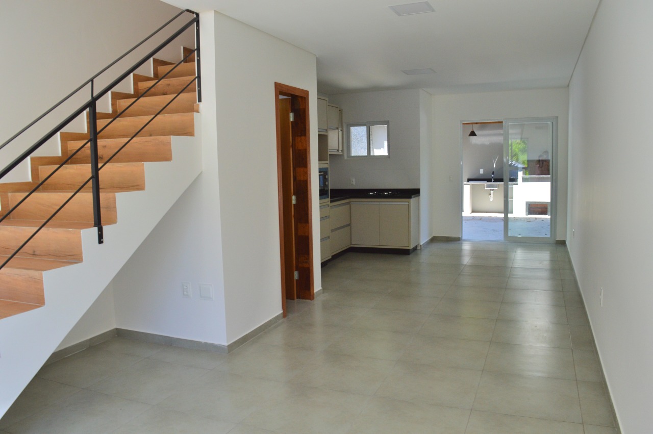 Casa para aluguel no Ribeirão da Ilha: 