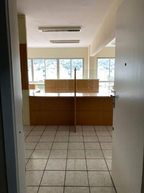 Sala para aluguel no Centro: 