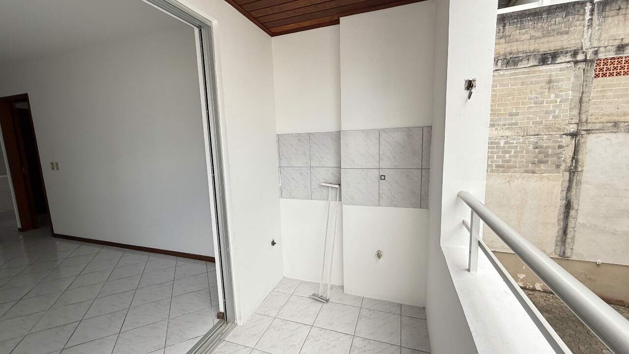 Apartamento à venda no Carvoeira: 
