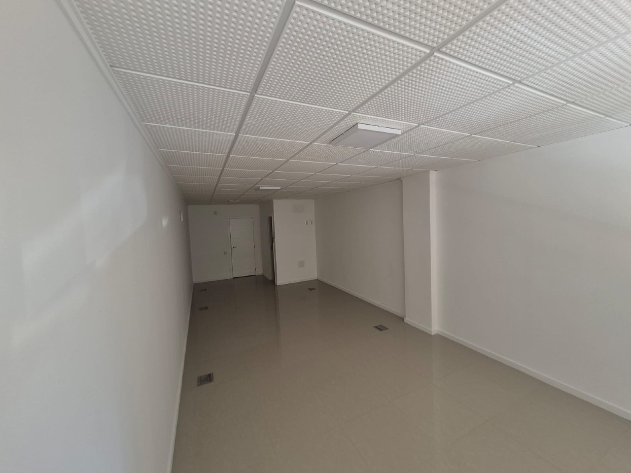 Sala para aluguel no Itacorubi: 