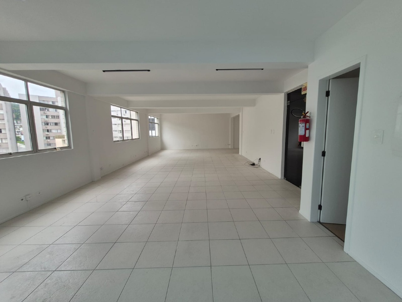 Sala à venda no Centro: 