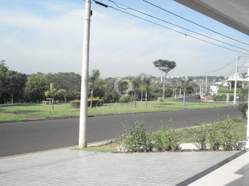 Casa de Condomínio com 3 quartos à venda, 240m² — foto 23 de 28