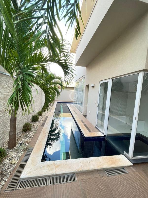 Casa de Condomínio com 4 quartos à venda, 450m² — foto 1 de 55