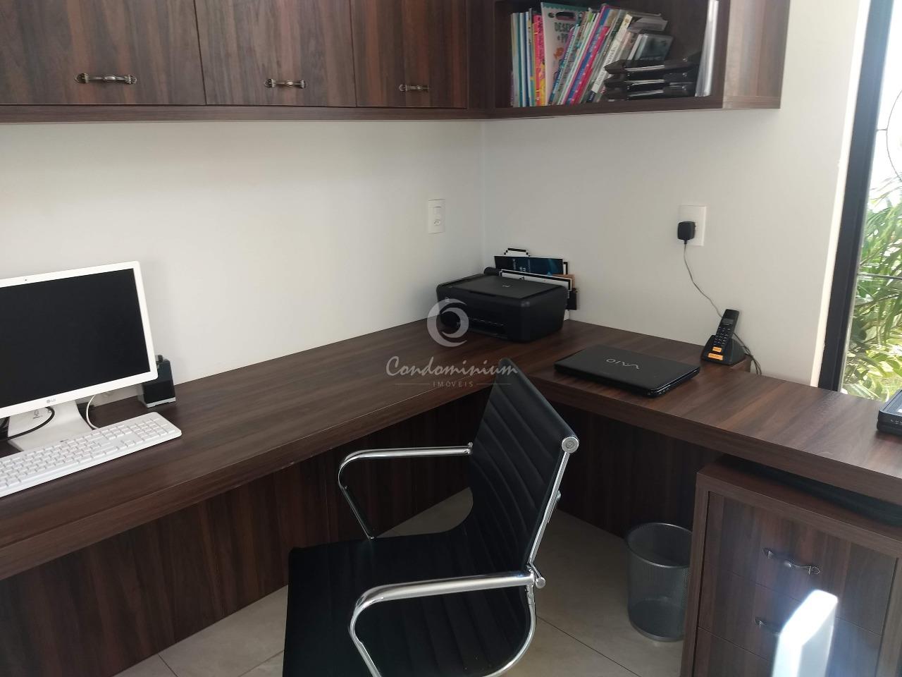 Casa de Condomínio com 3 quartos à venda, 243m² — foto 15 de 35