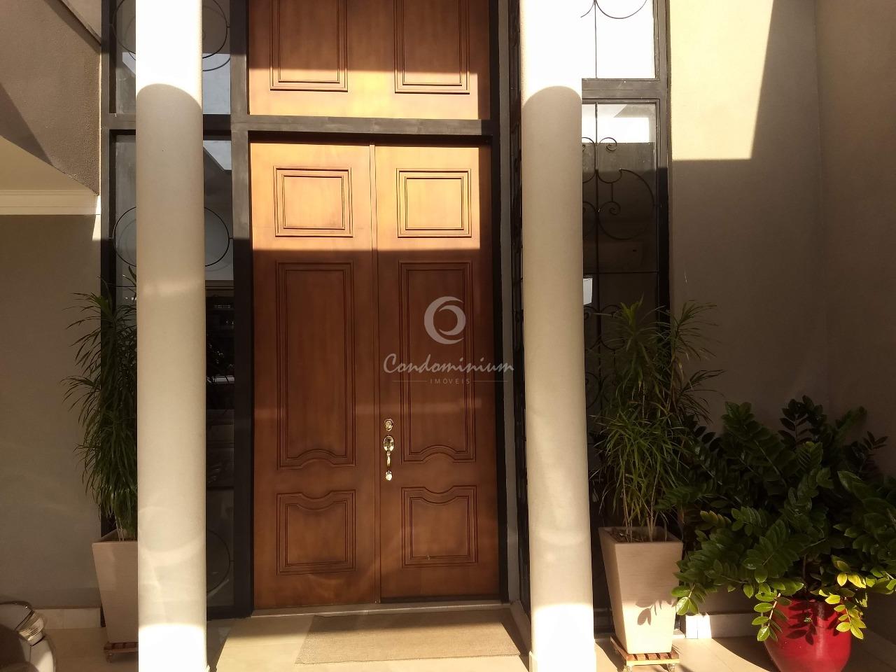 Casa de Condomínio com 3 quartos à venda, 243m² — foto 13 de 35