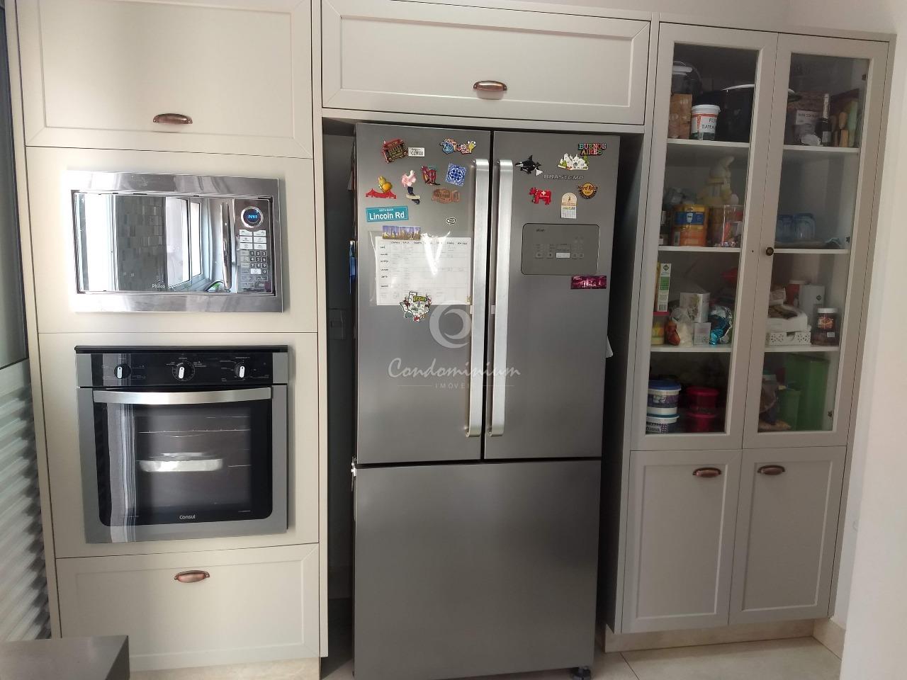 Casa de Condomínio com 3 quartos à venda, 243m² — foto 16 de 35