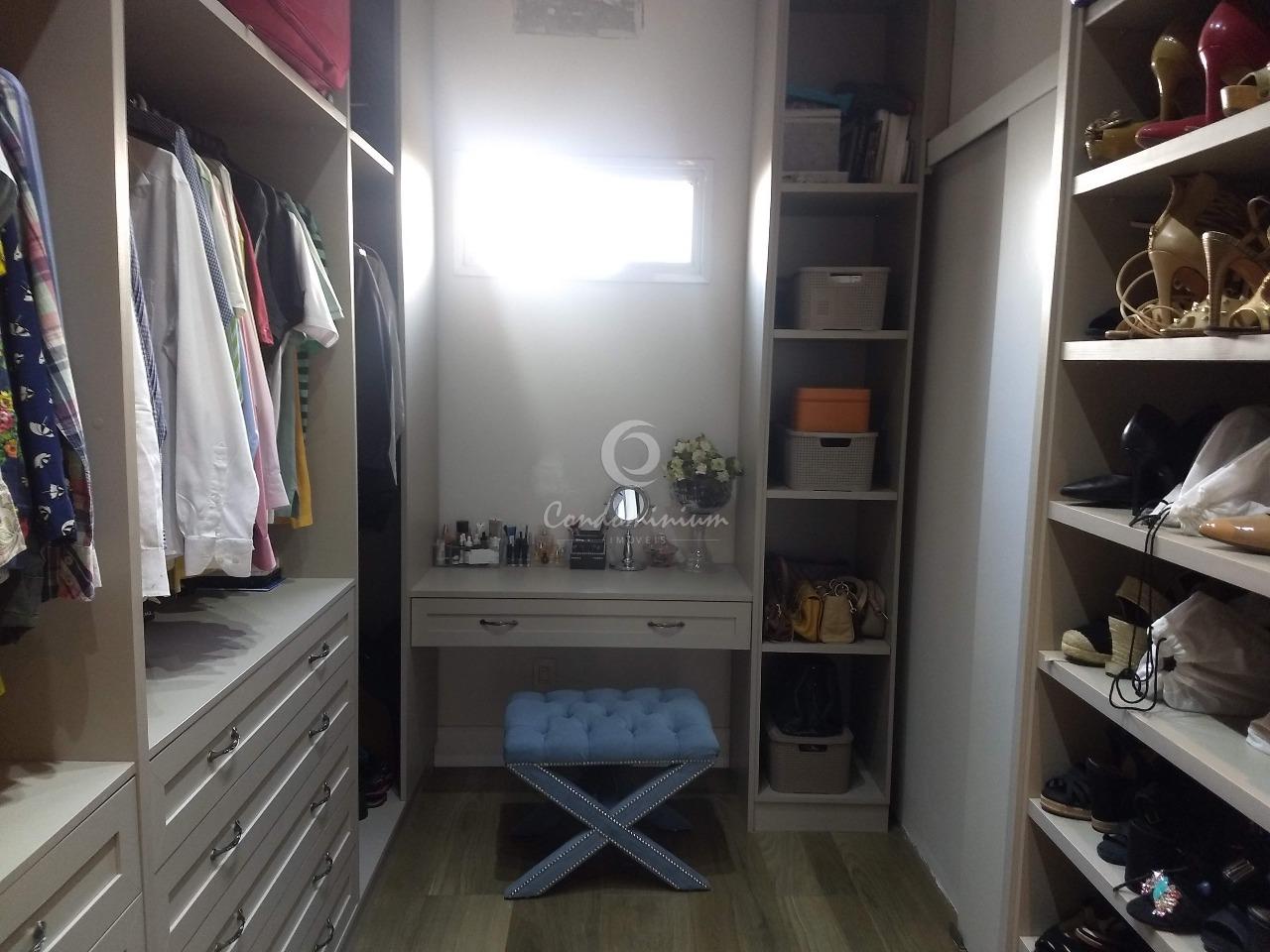 Casa de Condomínio com 3 quartos à venda, 243m² — foto 20 de 35