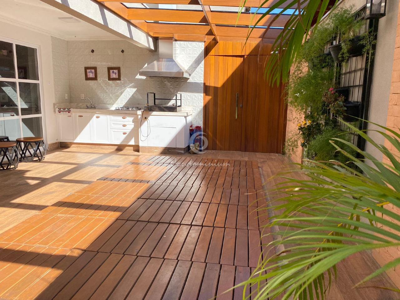Casa de Condomínio com 3 quartos à venda, 243m² — foto 7 de 35