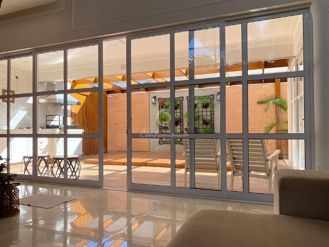 Casa de Condomínio com 3 quartos à venda, 243m² — foto 6 de 35