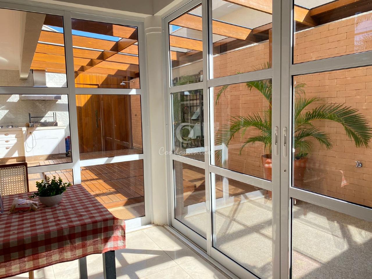 Casa de Condomínio com 3 quartos à venda, 243m² — foto 4 de 35