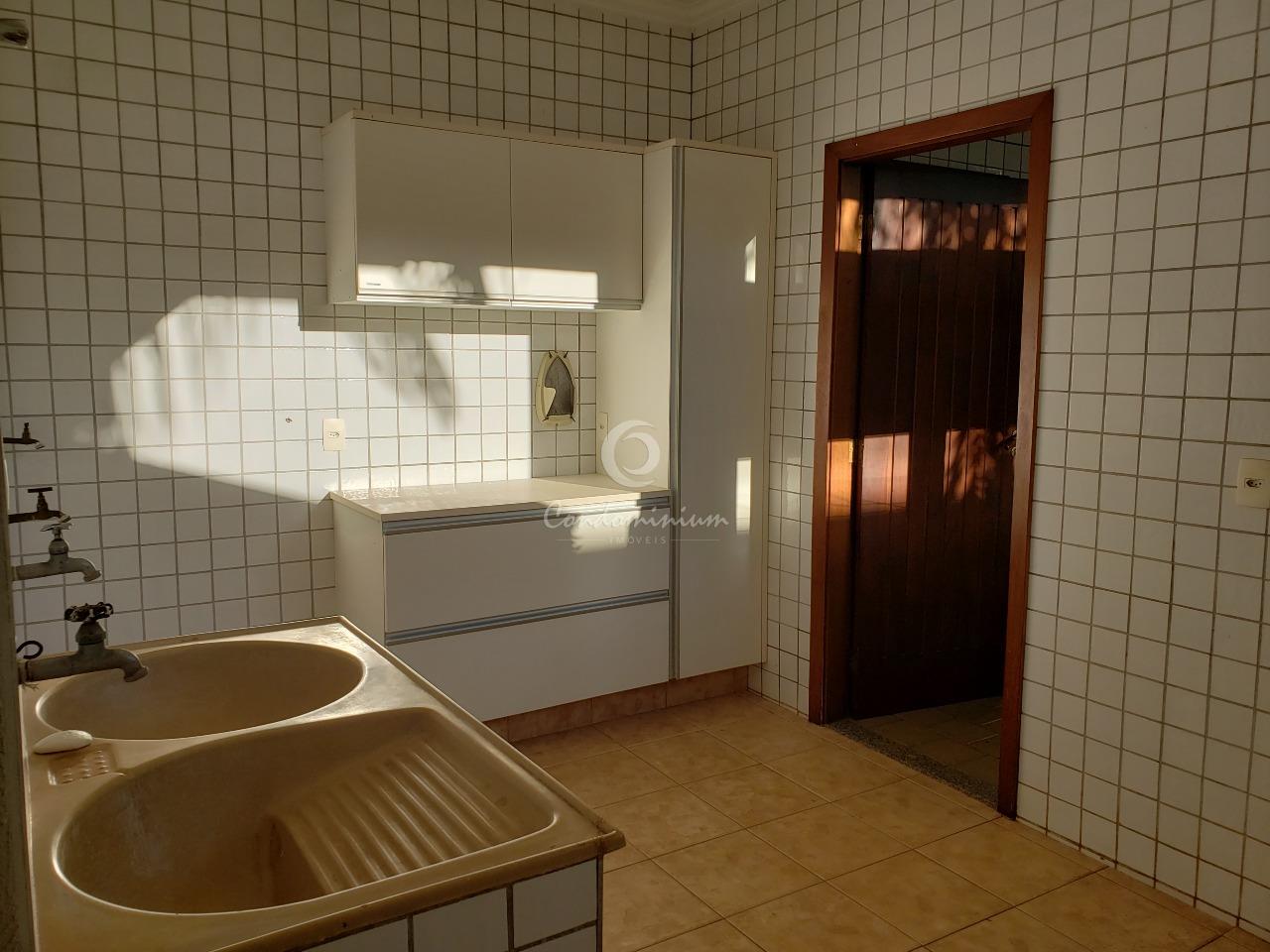 Casa de Condomínio com 4 quartos à venda, 390m² — foto 21 de 35