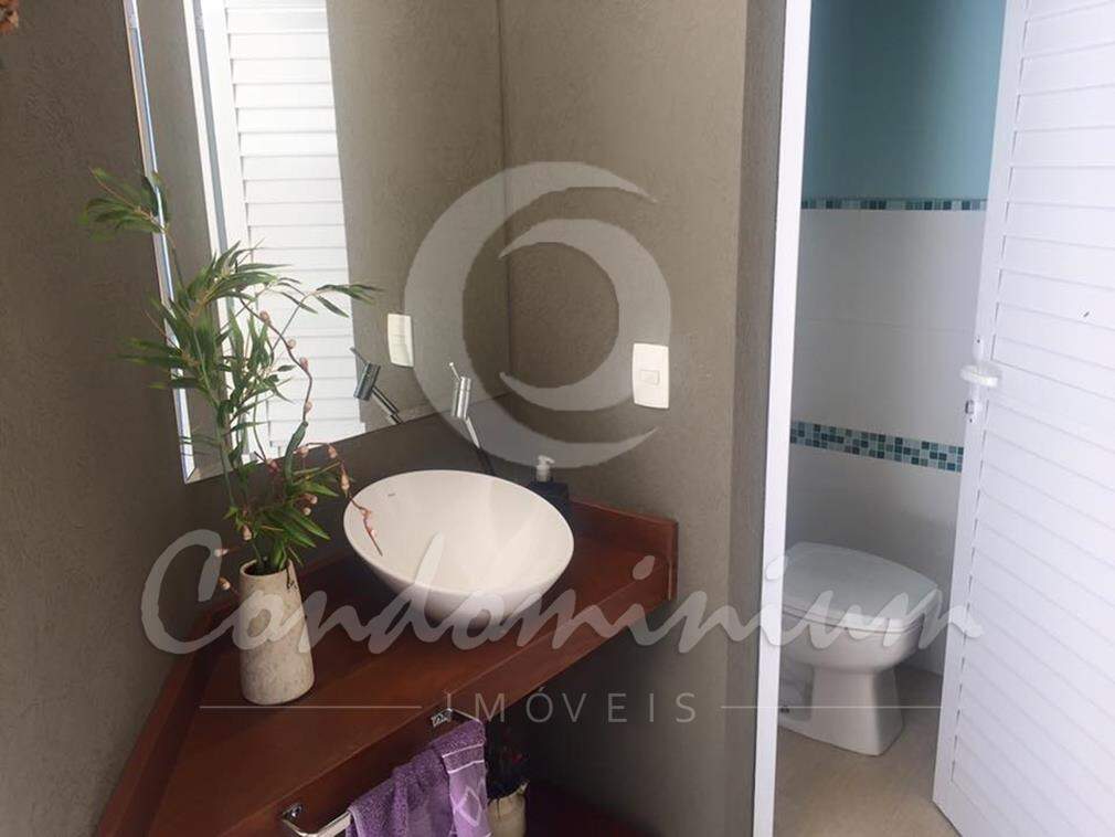 Casa de Condomínio com 3 quartos à venda, 300m² — foto 18 de 39
