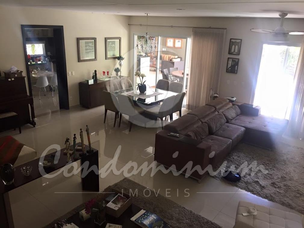 Casa de Condomínio com 3 quartos à venda, 300m² — foto 13 de 39