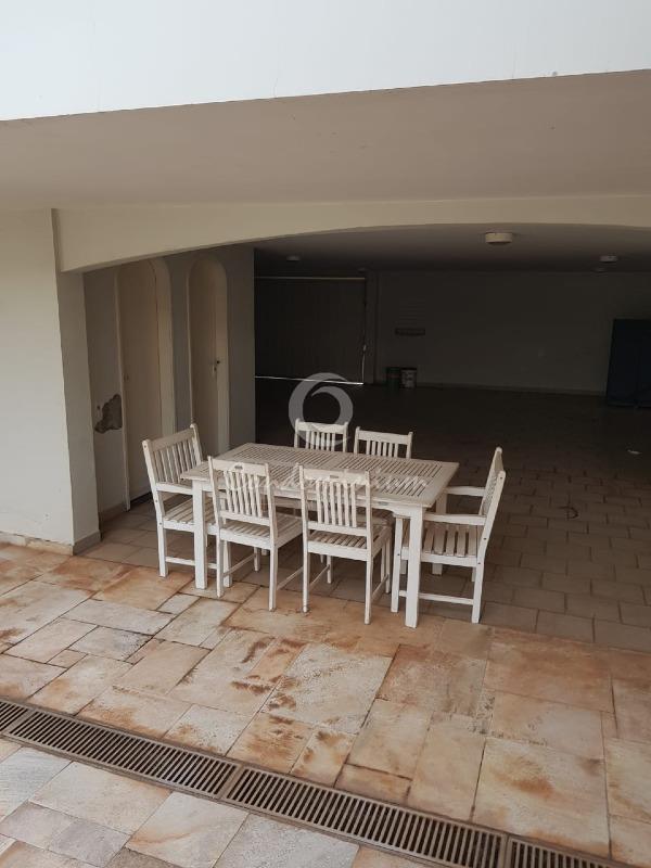 Casa com 4 quartos à venda, 523m² — foto 4 de 26