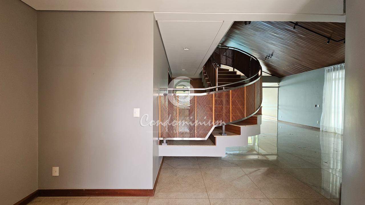 Casa de Condomínio com 3 quartos à venda, 315m² — foto 2 de 39