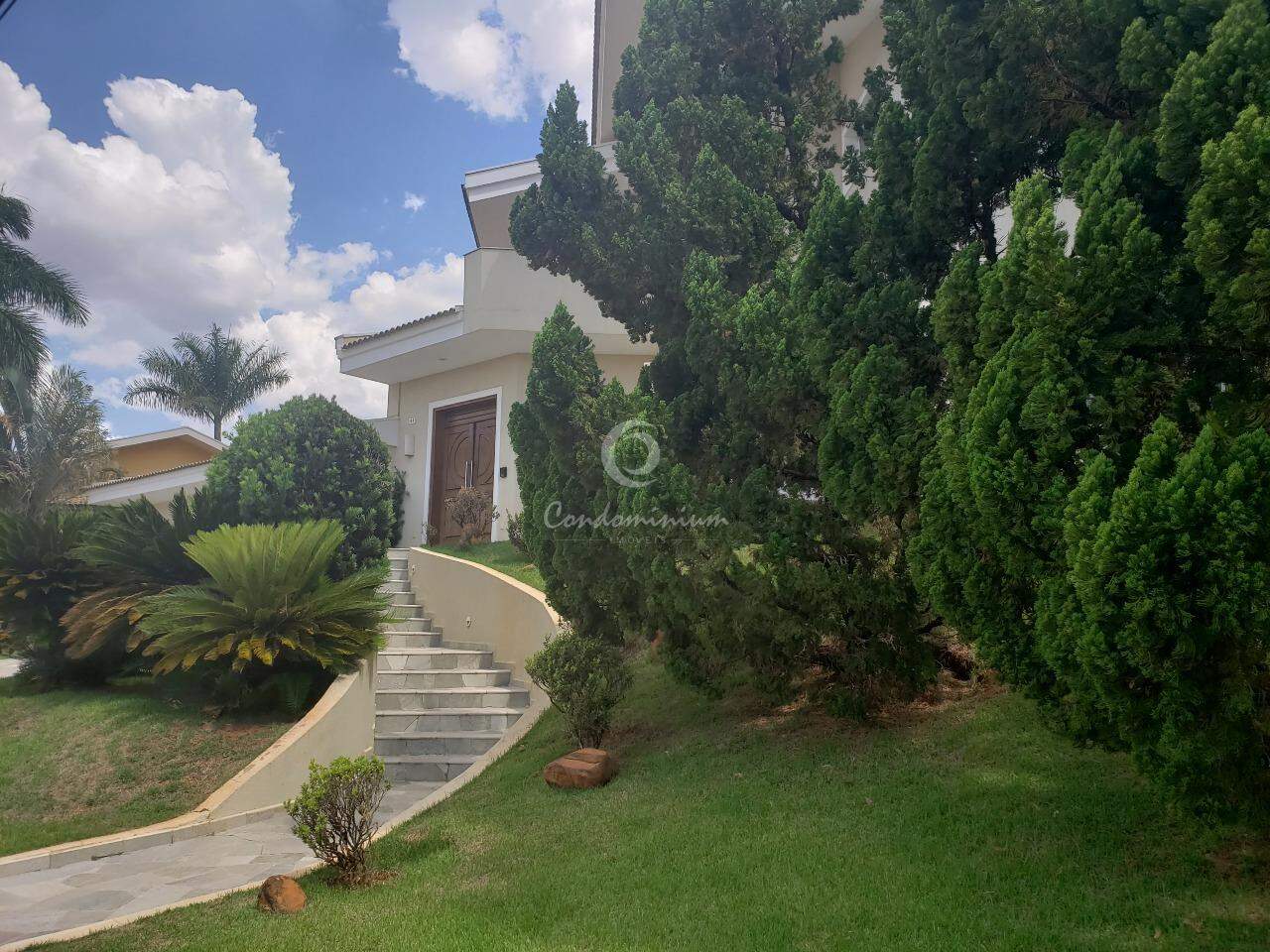 Casa de Condomínio com 4 quartos à venda, 545m² — foto 2 de 59