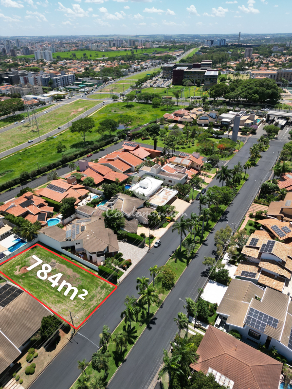 Terreno / Lote / Condomínio  à venda, 784m² — foto 1 de 8
