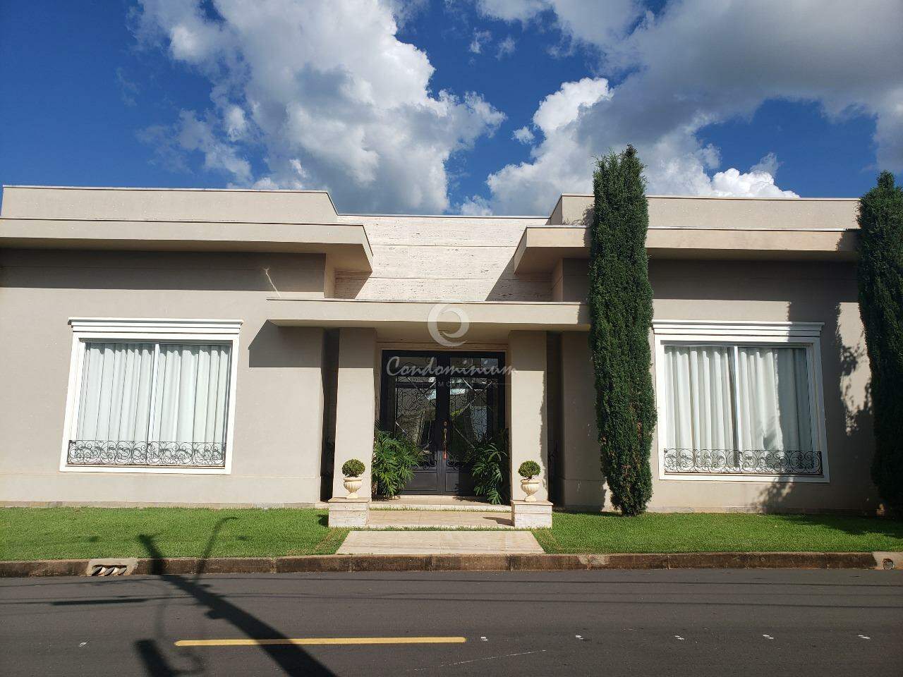 Casa de Condomínio  à venda, 415m² — foto 1 de 38