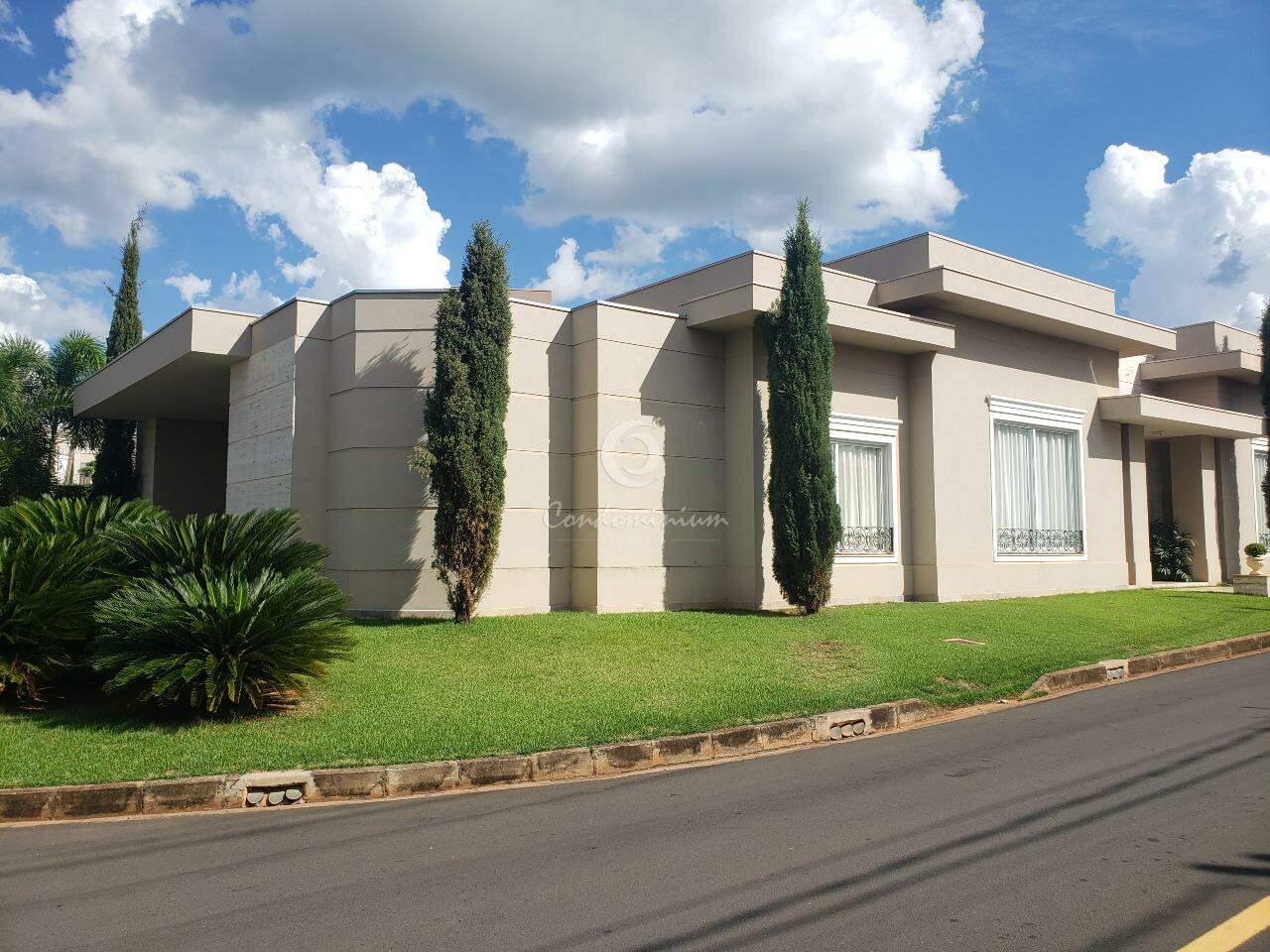 Casa de Condomínio  à venda, 415m² — foto 2 de 38